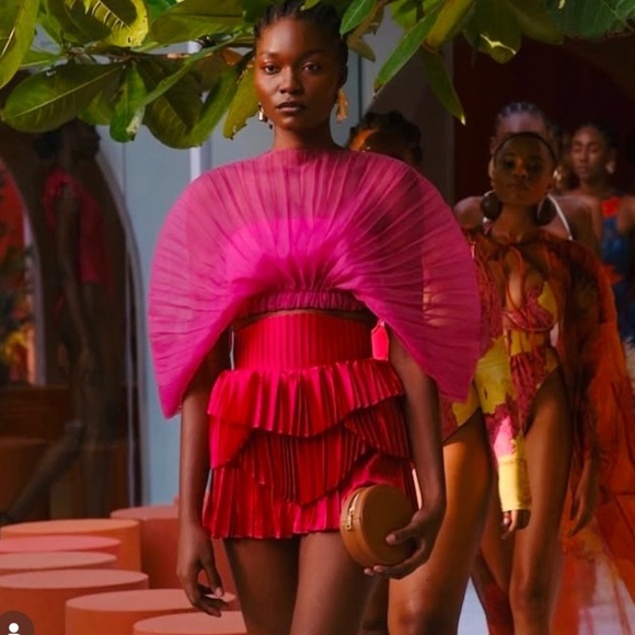 NWT Andrea Iyamah Hibi Pleated High Waisted Shorts in Cherry red ($295) - Size S - Picture 5 of 9